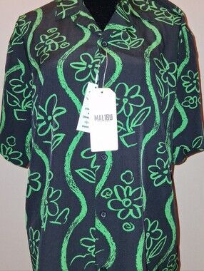 Malibu Size Large Tourist Travel Look Hawaiian Design Shirt NEW NWT